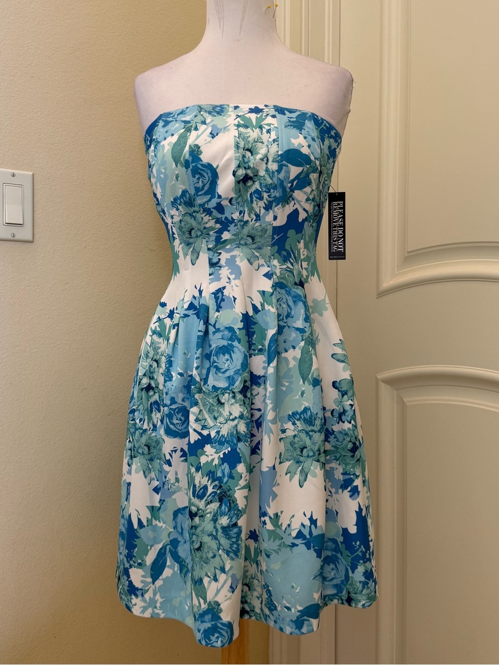 New NY& C blue and white k it strapless dress